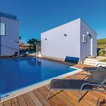 Two-bedroom In Verunic *