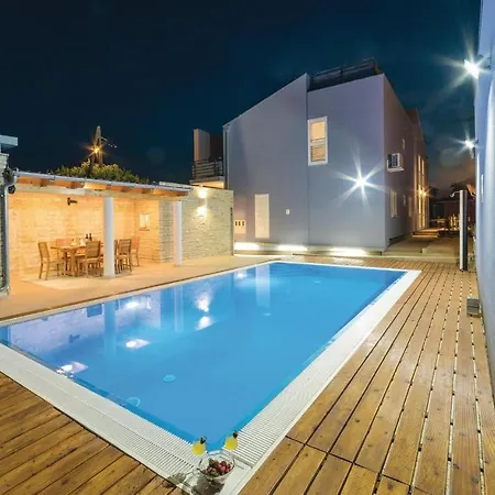 Two-bedroom In Verunic Apartment Veli Rat