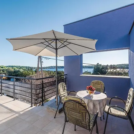 Two-bedroom In Verunic *