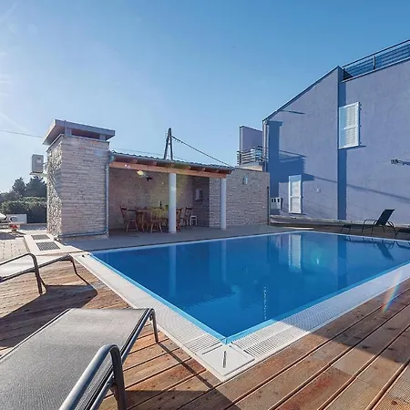 Two-bedroom In Verunic Apartment Veli Rat