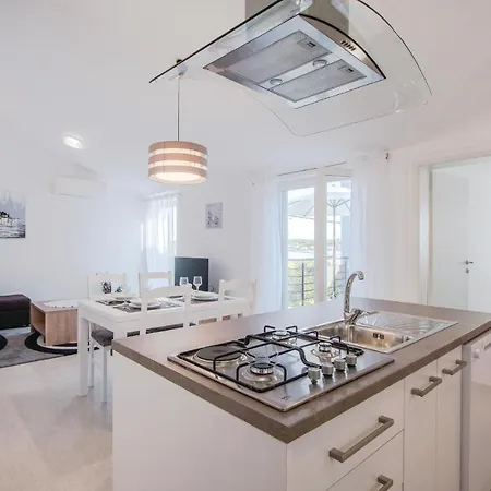 Two-bedroom In Verunic Apartment Veli Rat