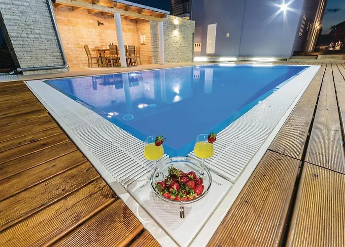 Two-bedroom In Verunic 아파트