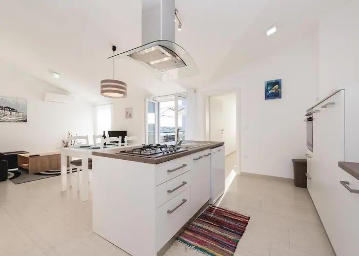 Two-bedroom In Verunic فيلي رات